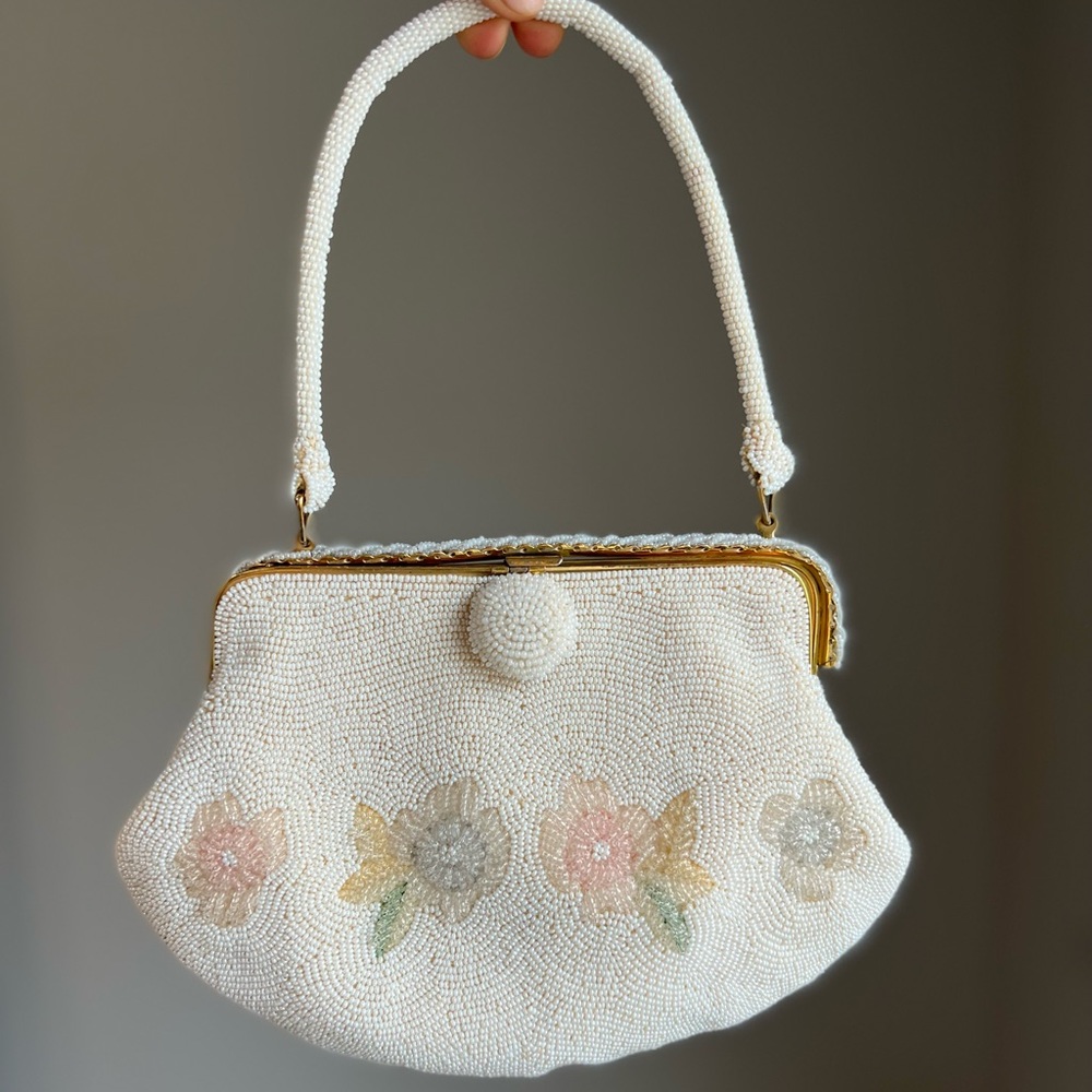 Vinatge beautiful beaded evening bag
